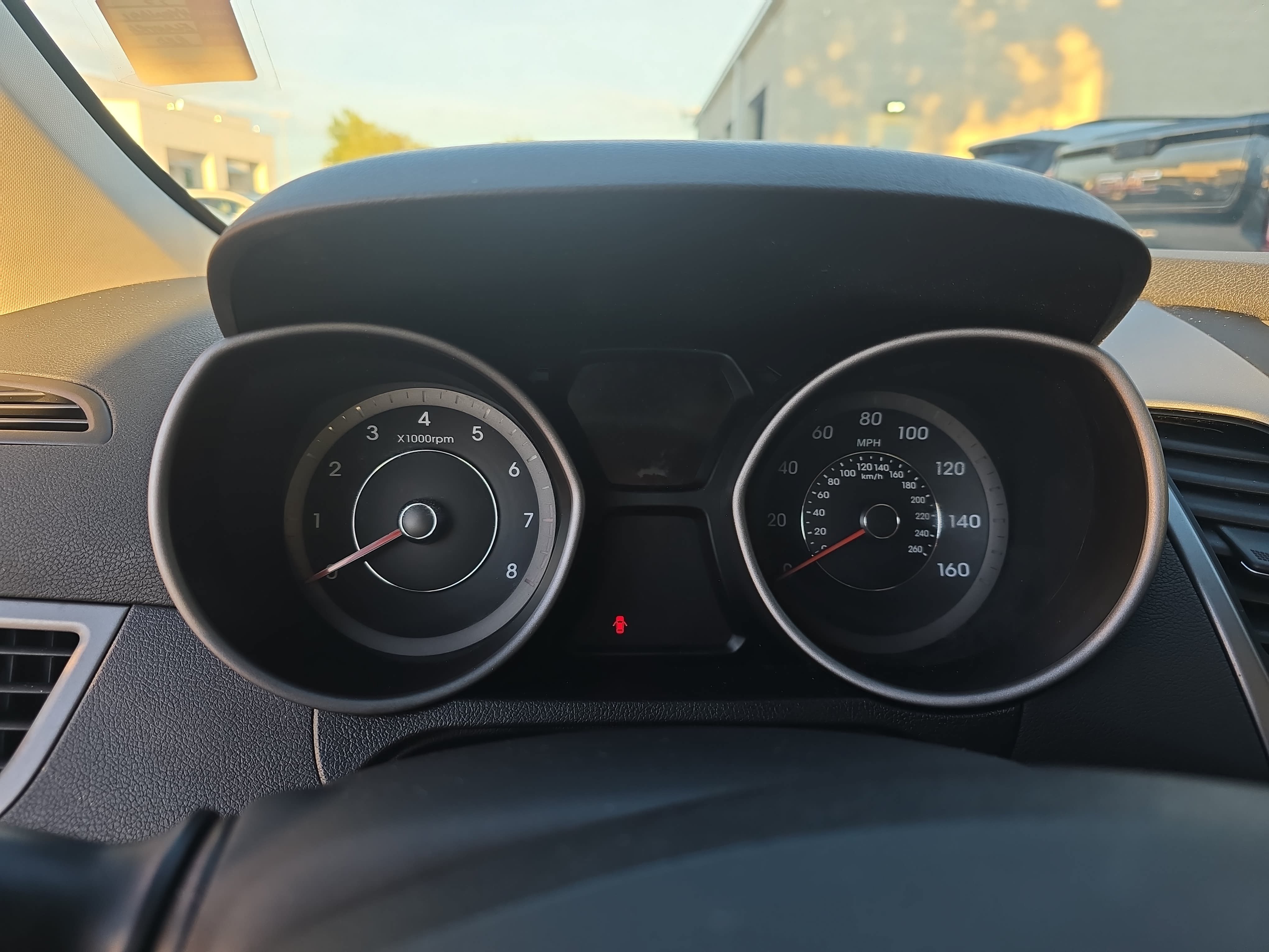 Used 2015 Hyundai Elantra Limited FWD image 18