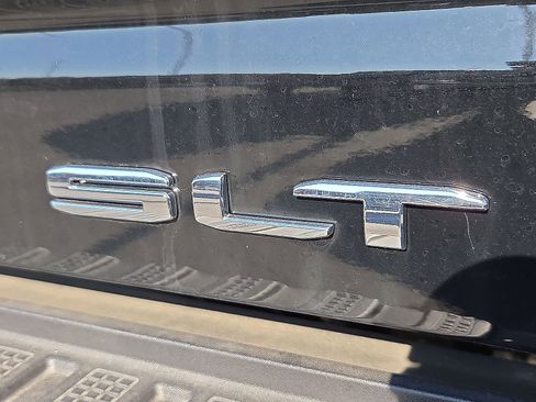 New 2025 GMC Sierra 2500 SLT w/ SLT Convenience Package image 9