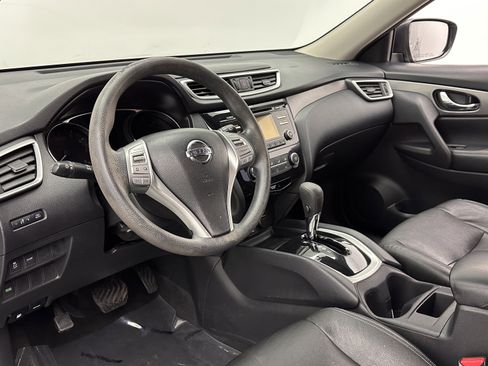 Used 2015 Nissan Rogue S image 8