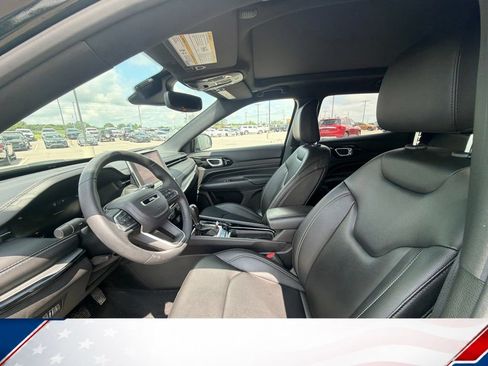 Used 2024 Jeep Compass Limited w/ High Altitude Package AWD/4WD image 9