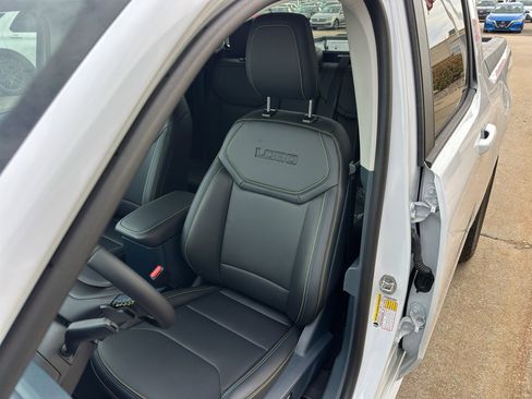 New 2025 Ford Maverick Lobo image 24