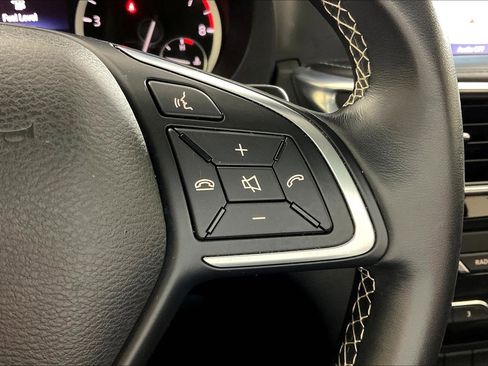 Used 2019 INFINITI QX30 image 13