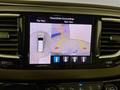 Used 2019 Chrysler Pacifica Touring-L w/ Advanced Safetytec Group image 14