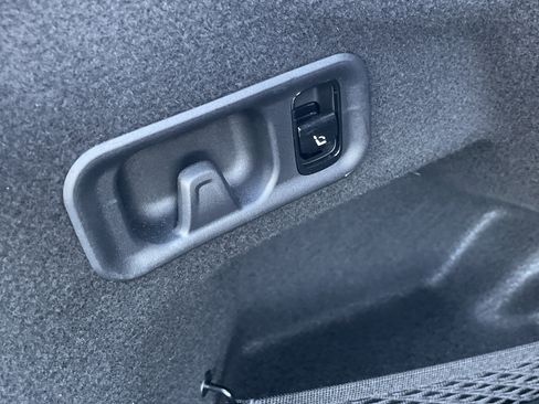 Certified 2025 Mercedes-Benz E 350 E 350 4MATIC Sedan image 11