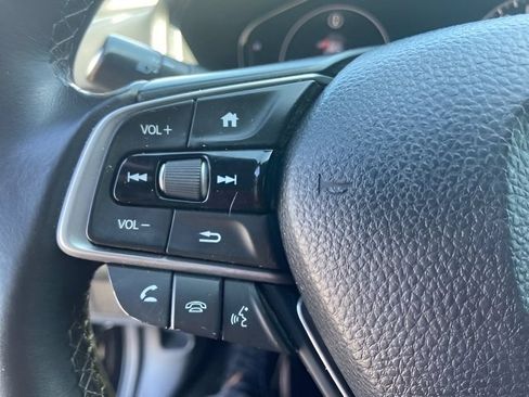 Used 2018 Honda Accord Sport image 19