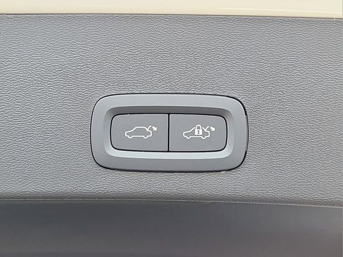 New 2026 Volvo XC40 B5 Core image 14