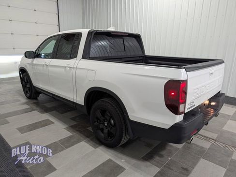 Used 2025 Honda Ridgeline Black Edition image 2
