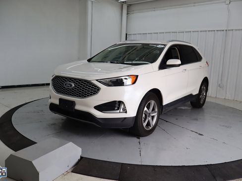 Used 2024 Ford Edge SEL w/ Convenience Package image 10