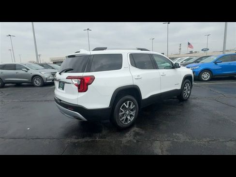 Certified 2023 GMC Acadia SLT image 8