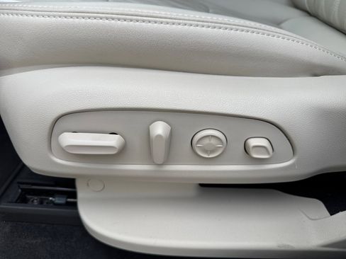 Used 2024 Buick Enclave Avenir w/ Avenir Technology Package image 14