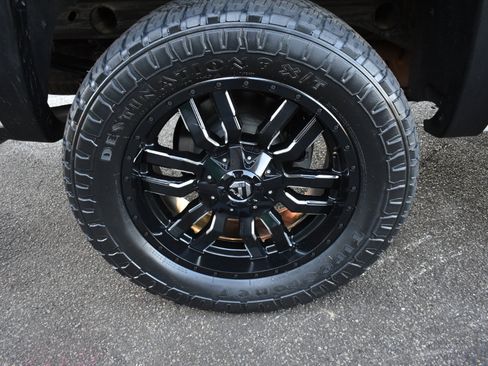 Used 2018 Chevrolet Silverado 1500 LT w/ All Star Edition image 33