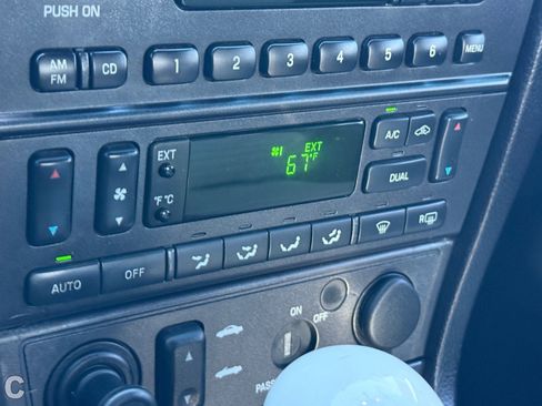 Used 2003 Ford Thunderbird Deluxe image 18