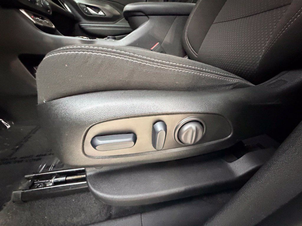 Used 2024 GMC Terrain SLE w/ Driver Convenience Package AWD/4WD image 47