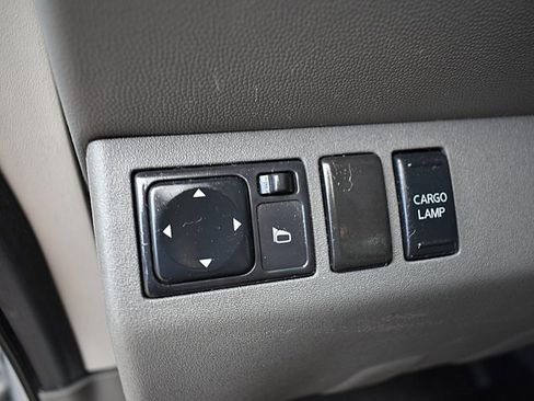 Used 2012 Nissan Frontier SV image 29