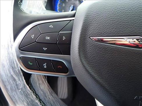 New 2026 Chrysler Pacifica Limited w/ Uconnect Theater Family Group AWD/4WD image 18