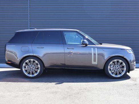 Used 2025 Land Rover Range Rover SE AWD/4WD image 10