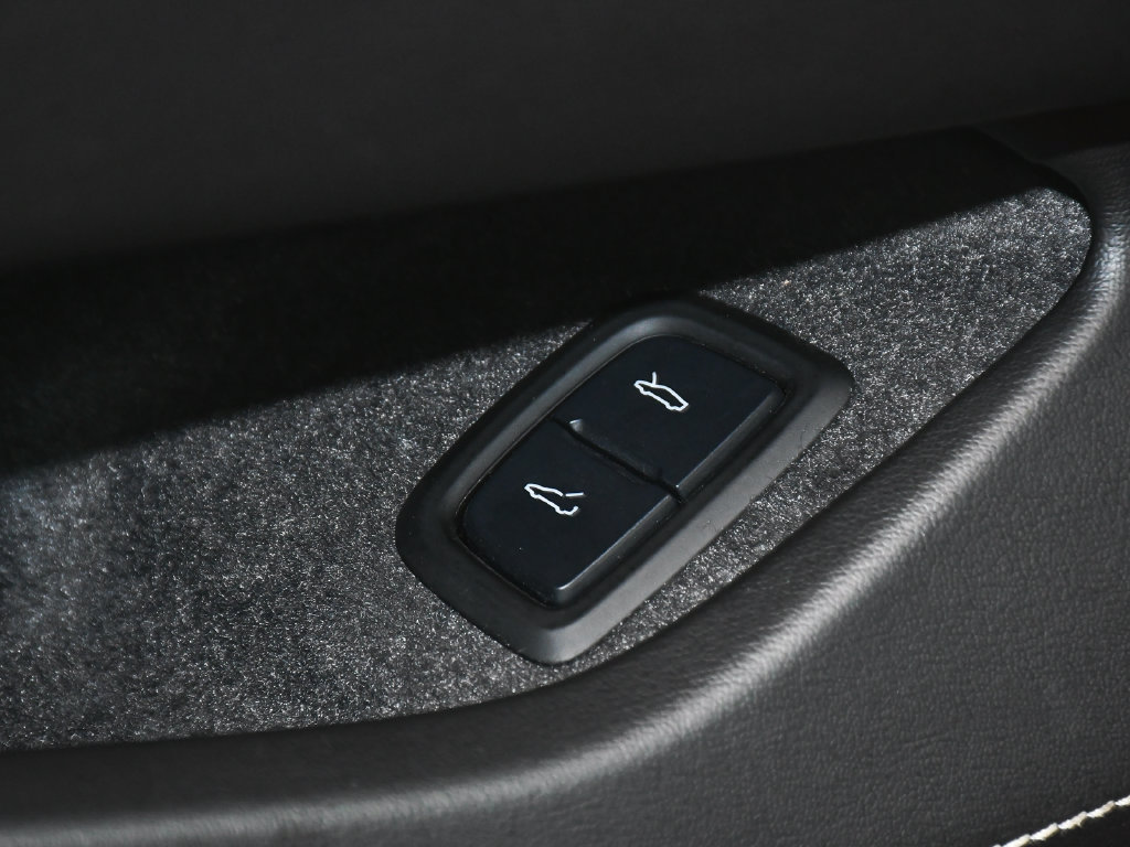 Used 2025 Chevrolet Corvette E-Ray AWD/4WD image 53