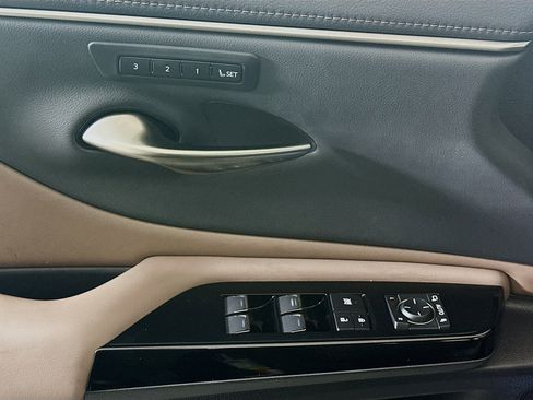 Used 2024 Lexus ES 350 w/ Premium Package image 15