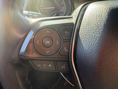 Used 2019 Toyota Camry SE w/ Carpet Mat Package FWD image 19