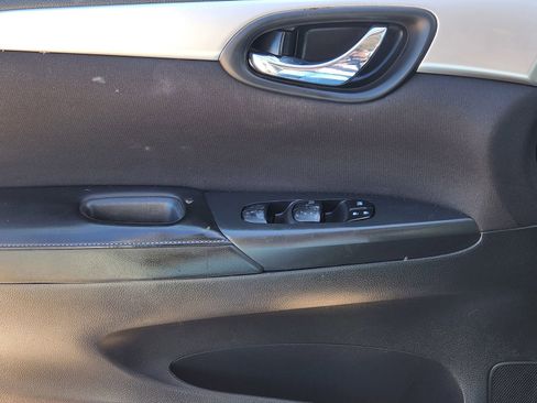 Used 2017 Nissan Sentra S image 23