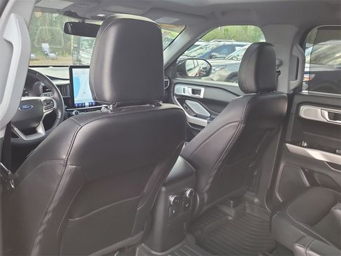 Certified 2023 Ford Explorer Limited w/ Limited Technology Package image 12