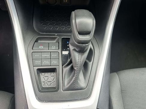 Used 2024 Toyota RAV4 LE AWD/4WD image 23