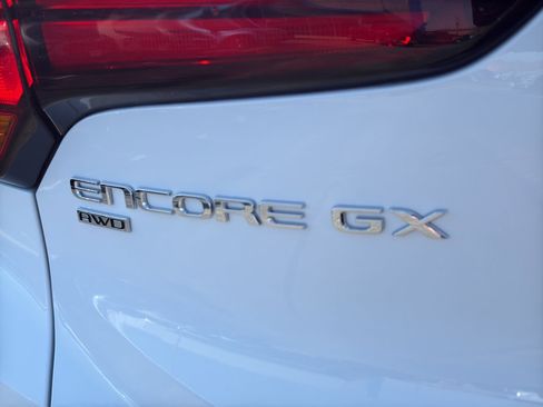 Used 2025 Buick Encore GX Preferred AWD/4WD image 8