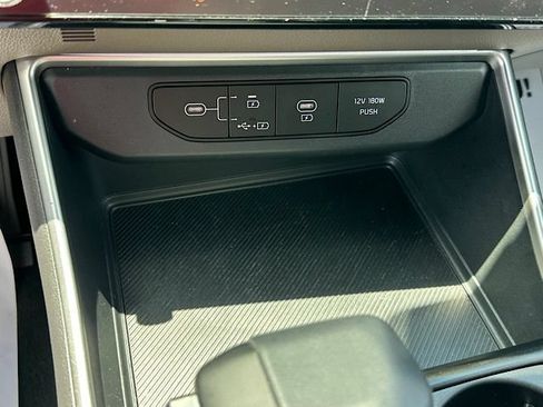 Used 2026 Kia Carnival FWD image 27