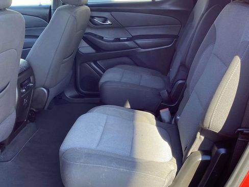 Used 2023 Chevrolet Traverse LT image 10