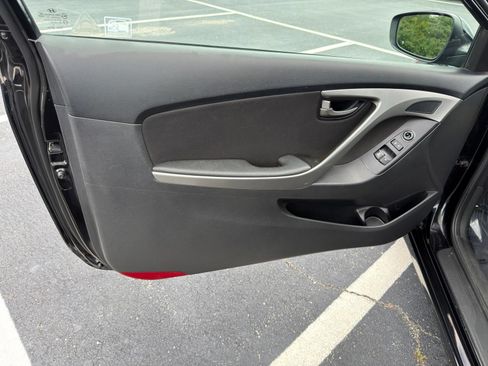 Used 2013 Hyundai Elantra FWD image 11