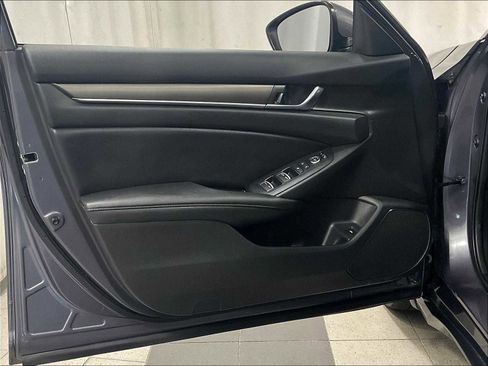 Used 2021 Honda Accord LX image 9