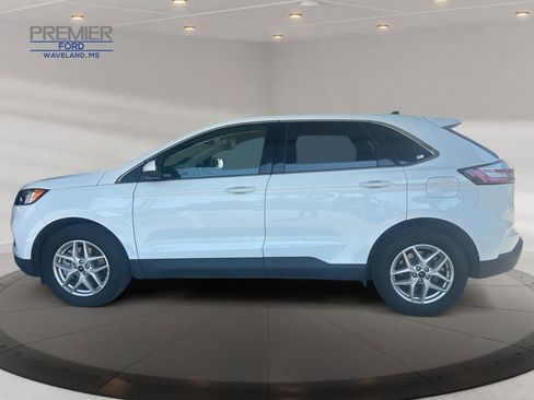 Used 2024 Ford Edge SEL image 2