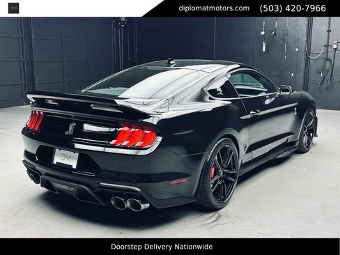 Used 2022 Ford Mustang Shelby GT500 w/ Technology Package RWD image 7