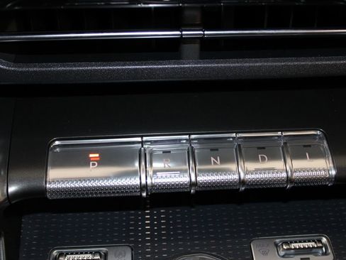 New 2025 Lincoln Nautilus Premier w/ Equipment Group 102A image 43