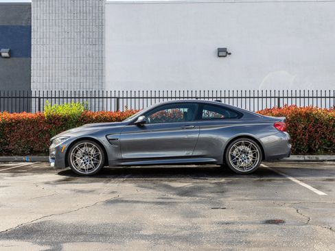 Used 2019 BMW M4 Coupe w/ Competition Package image 3