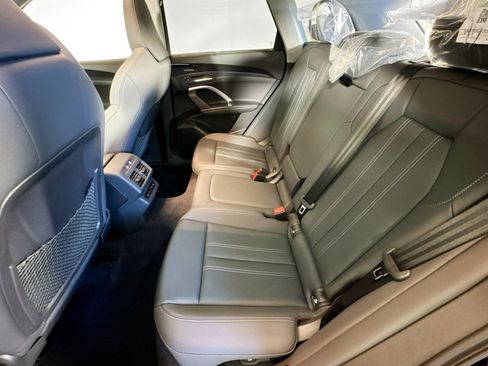 New 2025 Audi Q5 Prestige image 21