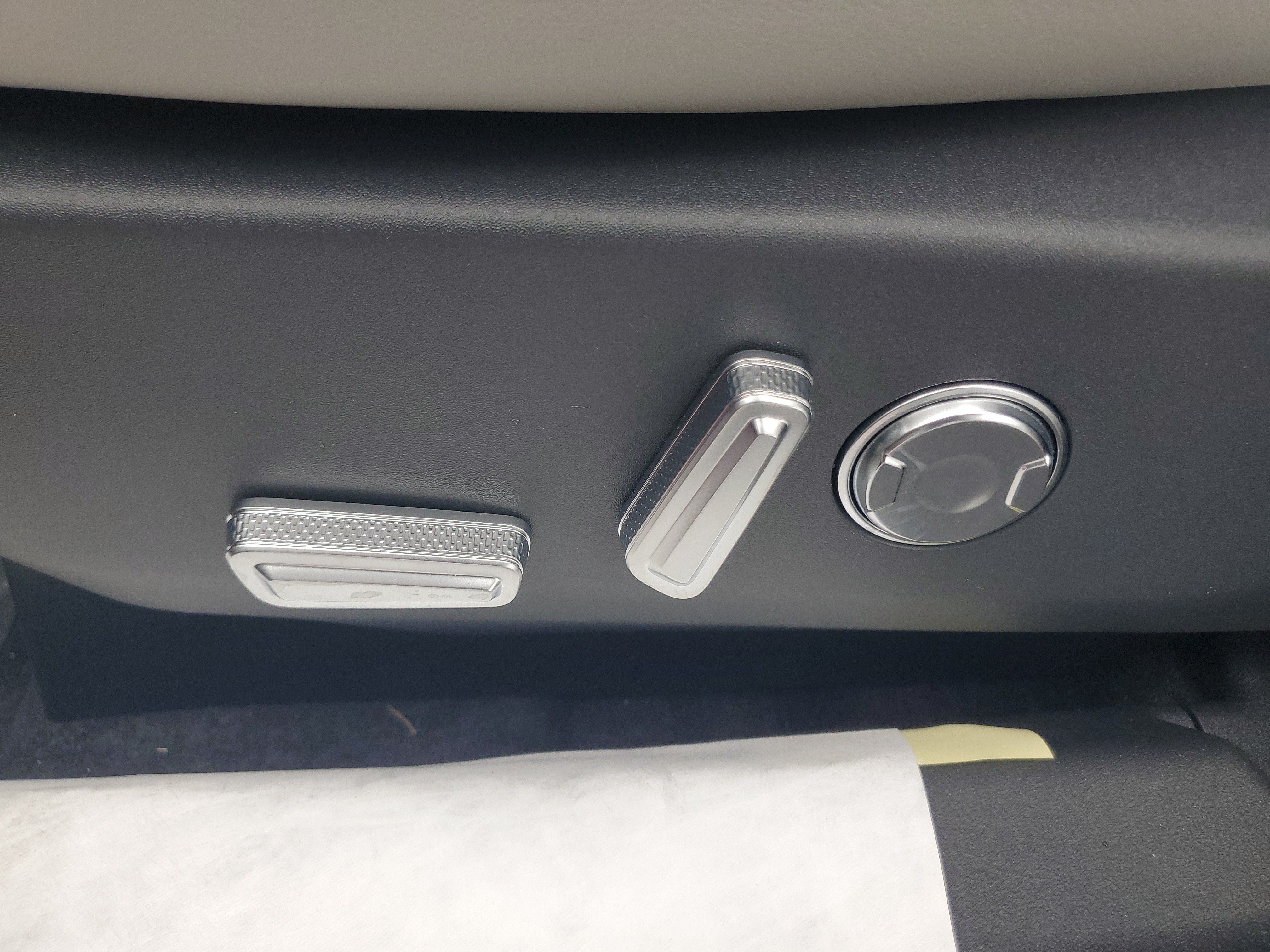 New 2026 Lincoln Nautilus Premier AWD/4WD image 11