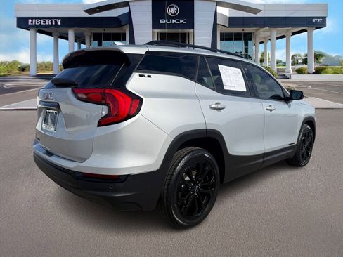 Used 2020 GMC Terrain SLE w/ Driver Convenience Package image 3