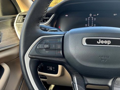 Used 2022 Jeep Grand Cherokee Limited image 18