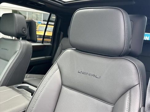 New 2026 GMC Yukon XL Denali w/ Denali Reserve Package AWD/4WD image 31