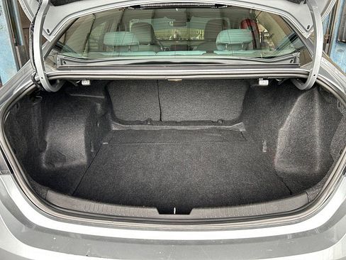 Used 2024 Chevrolet Malibu LT image 30