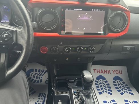 Used 2017 Toyota Tacoma TRD Off-Road w/ Tow Package (A/T) image 15