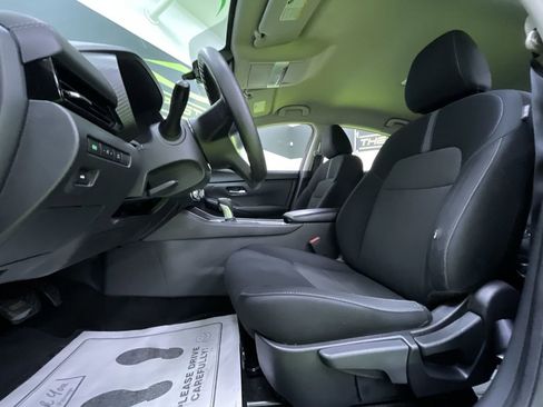 Used 2024 Nissan Sentra SV image 17