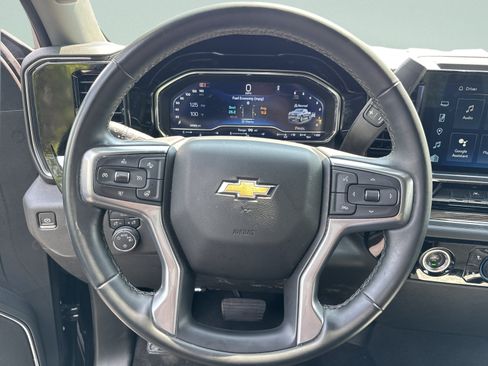 Used 2024 Chevrolet Silverado 1500 LT AWD/4WD image 12