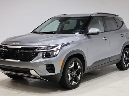Used 2025 Kia Seltos S FWD image 3