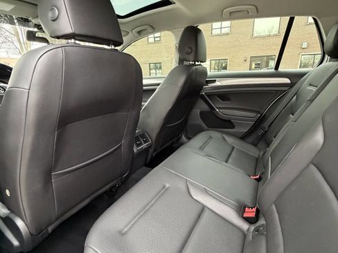 Used 2015 Volkswagen Golf SE image 14