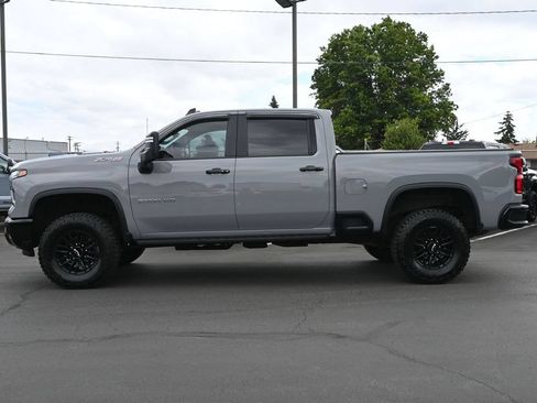 Used 2024 Chevrolet Silverado 2500 ZR2 w/ Technology Package AWD/4WD image 5