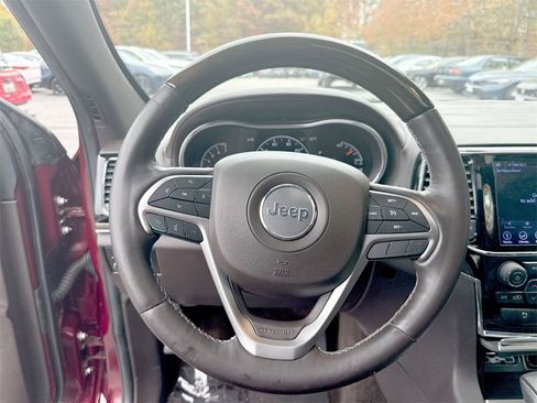 Used 2019 Jeep Grand Cherokee Overland image 11