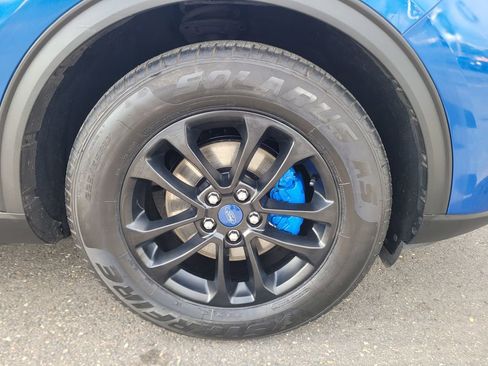 Used 2022 Ford Escape SE image 2