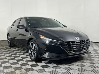 Used 2022 Hyundai Elantra SEL w/ Convenience + Premium Package